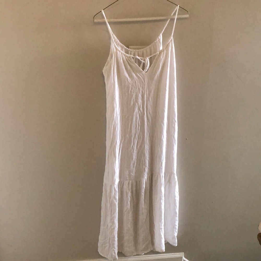Women’s Maxi summer dress. White with gold stripes. Size SMALL